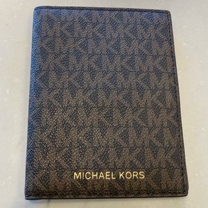 Michael Kors medium Passport Wallet (brown)